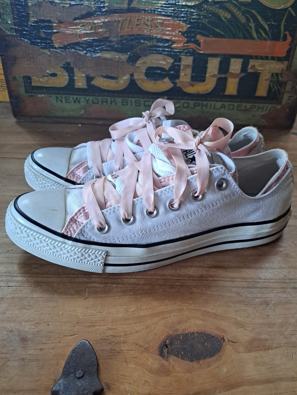 Converse Chuck Taylor Sneakers Womens 9/Mens 7 Double Tongue Low Tops Light Pink
